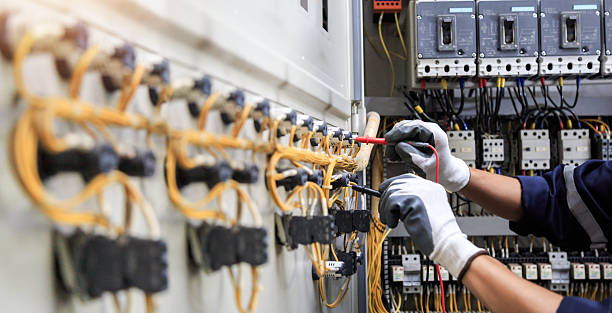 Professional Electrician technician working in Crawfordsville, IN